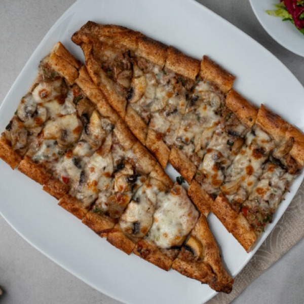 Mantarlı Kaşarlı Pide