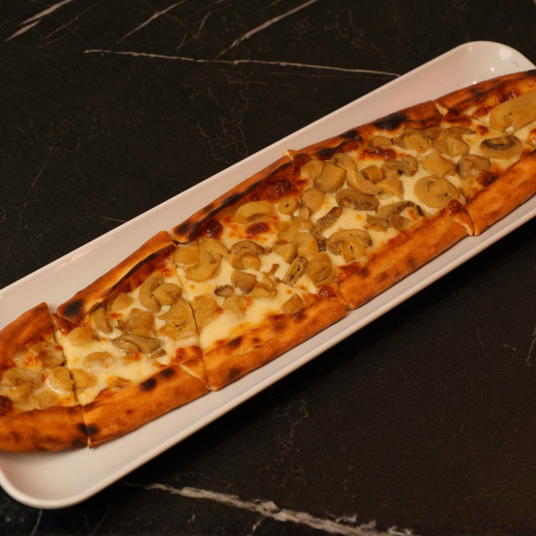Mantarlı Kaşarlı Pide