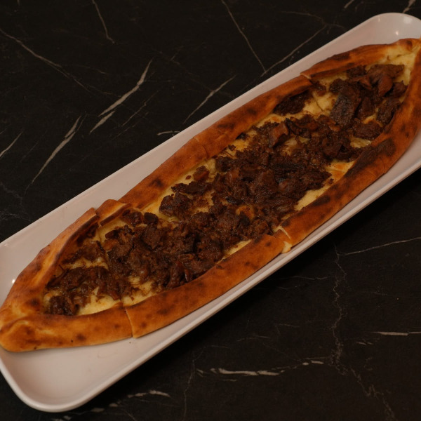 Kavurmalı Pide